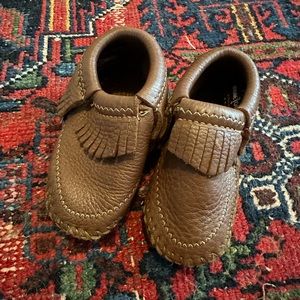 Minnetonka baby moccasins size 3